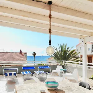 Beachfront Pensión